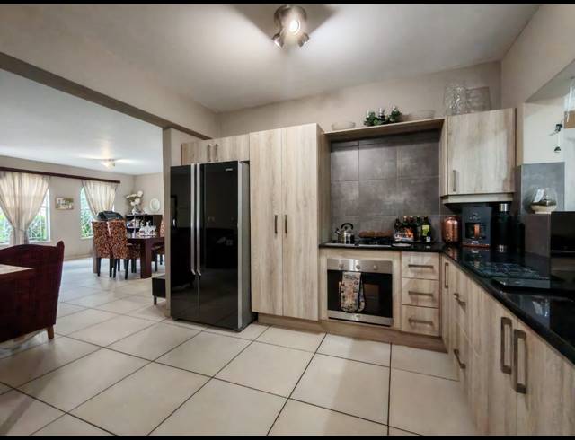 3 BEDROOM TOWNHOUSE FOR SALE IN THREE RIVERS PROPER